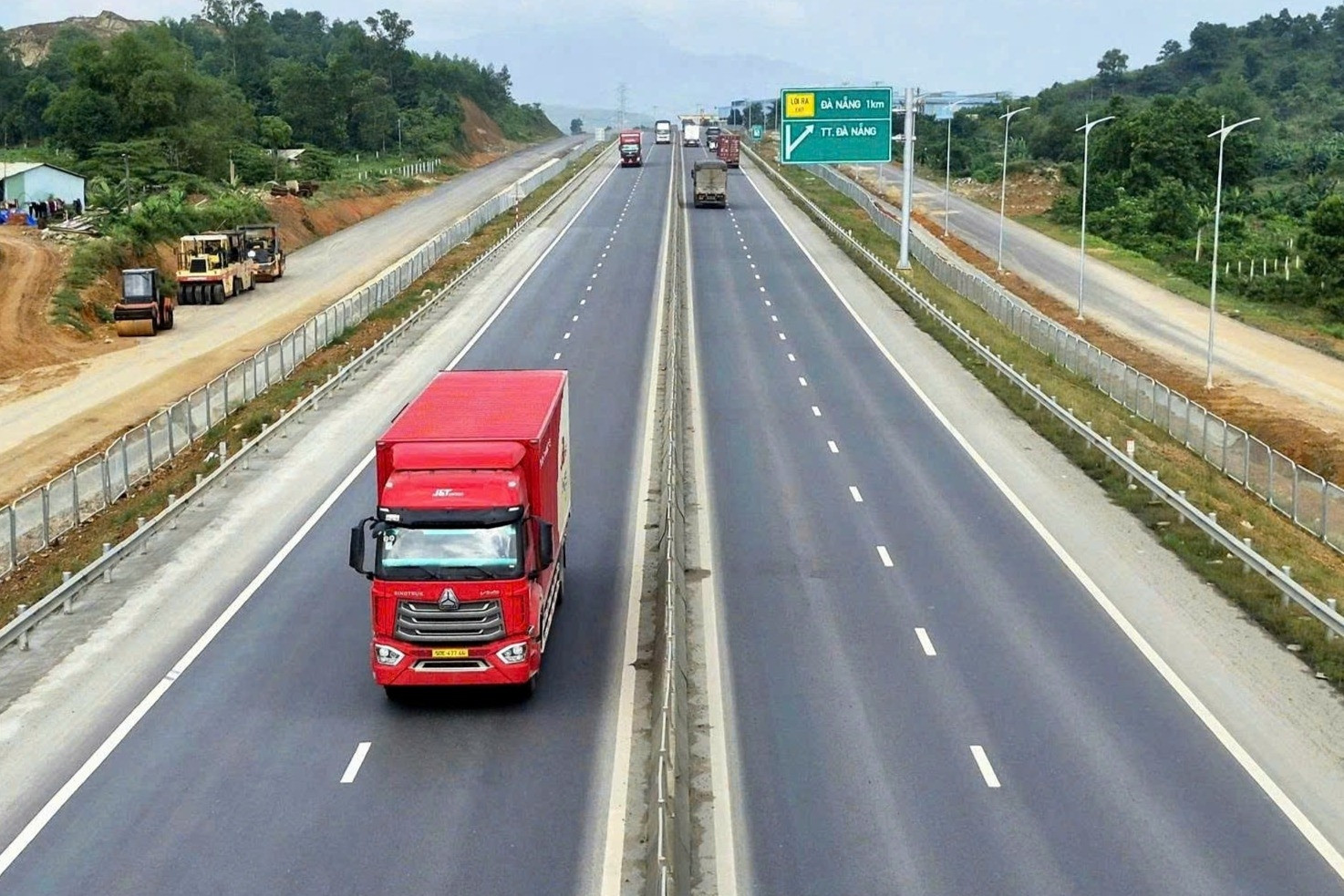 Hình ảnh cao tốc hơn 2.100 tỷ đồng, 'mảnh ghép' cuối nối hai trục qua Đà Nẵng