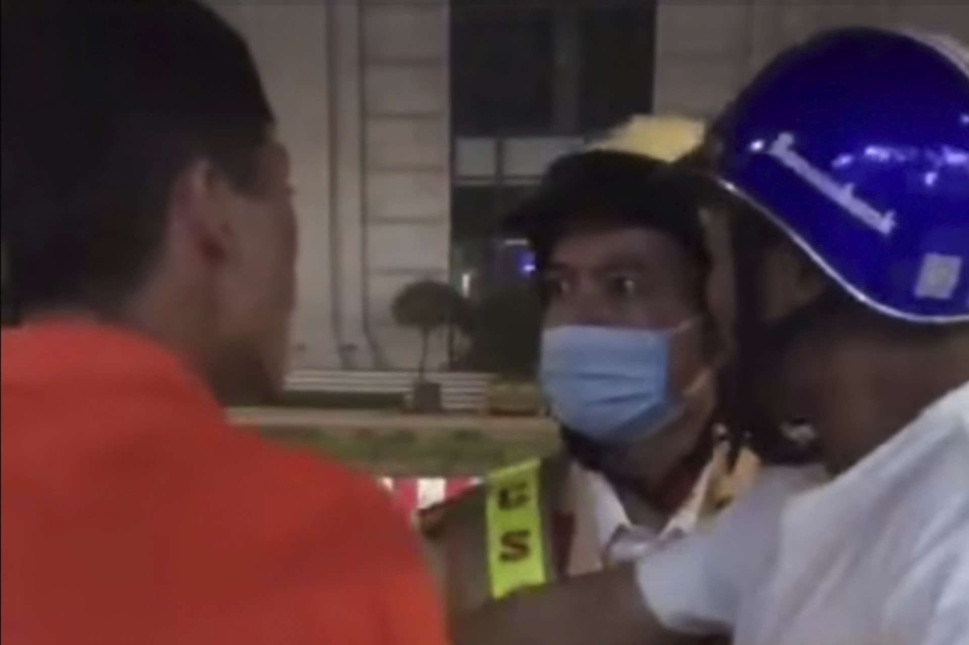  Khởi tố nam thanh niên lăng mạ, đấm CSGT tại chốt kiểm tra nồng độ cồn 