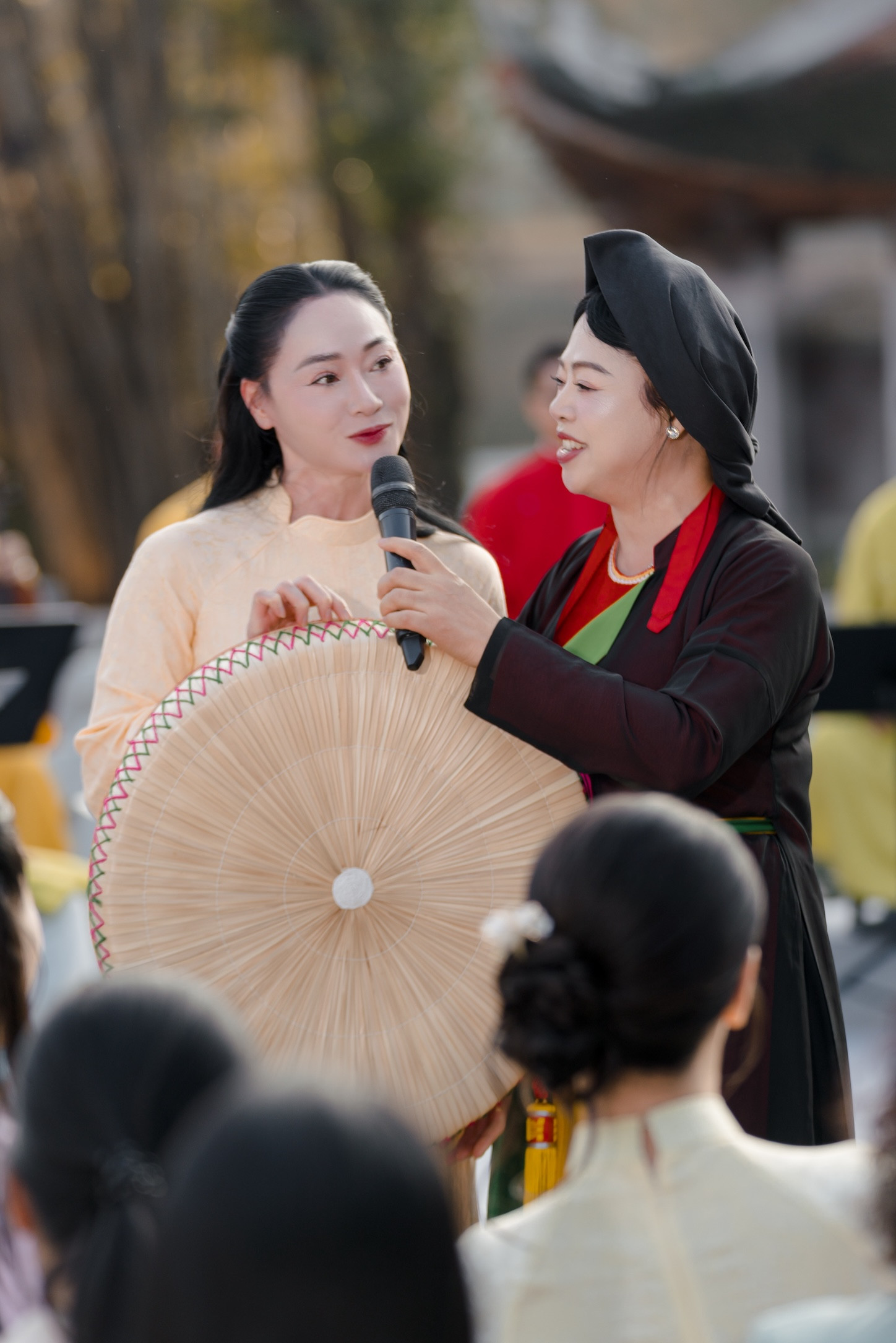 Nsut Quách Thu Phương  nsnd Thuý Hường.jpg