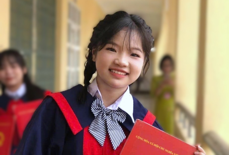 Nữ sinh nhỏ nhắn giành Huy chương Vàng ở tuổi 14, ước mơ trở thành cô giáo