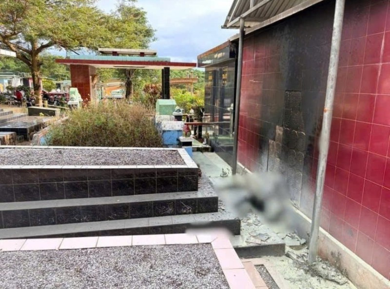 Tự thiêu trong nghĩa trang.jpg