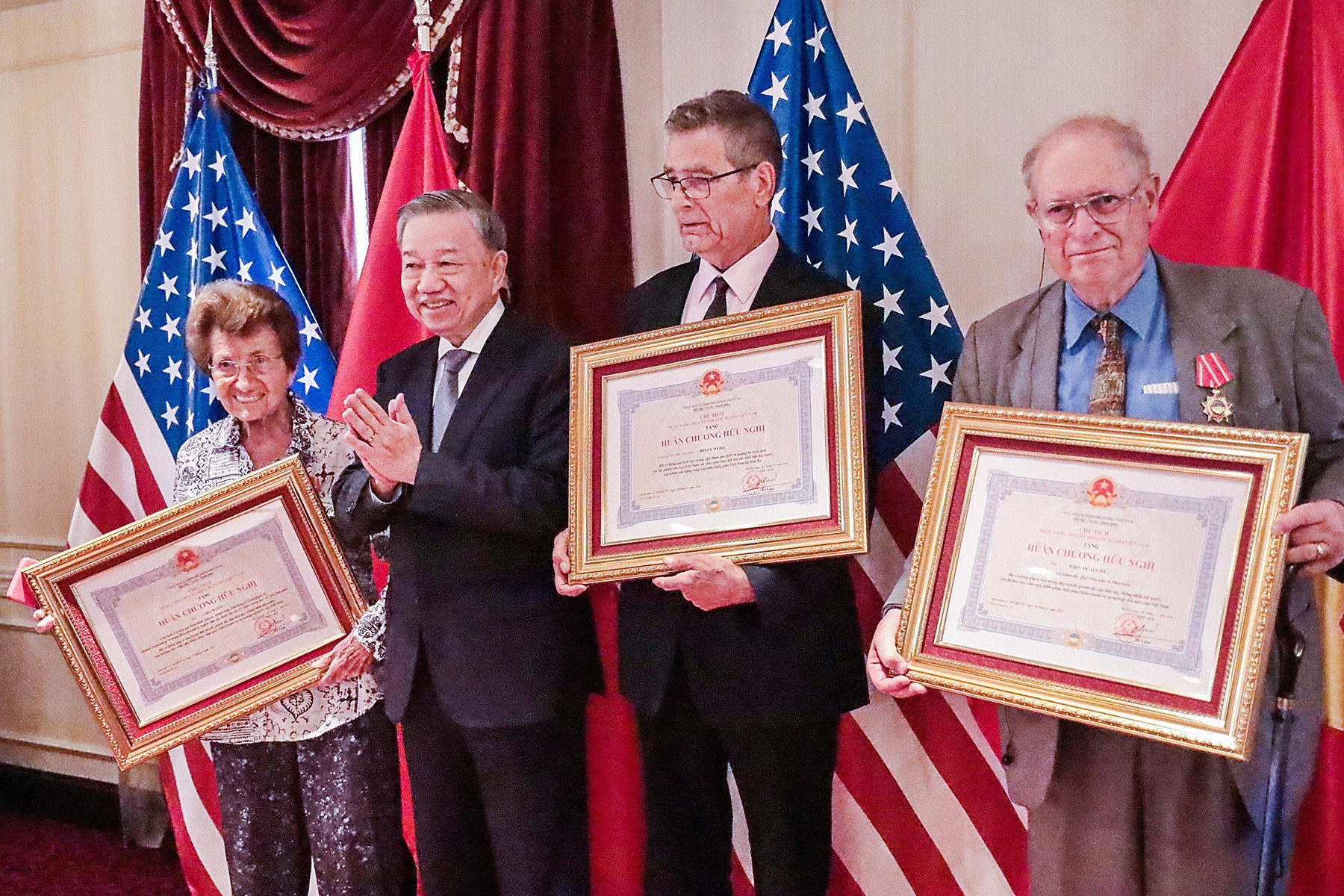 Vĩnh biệt vợ chồng ông bà Weiss, những người bạn lớn của Việt Nam