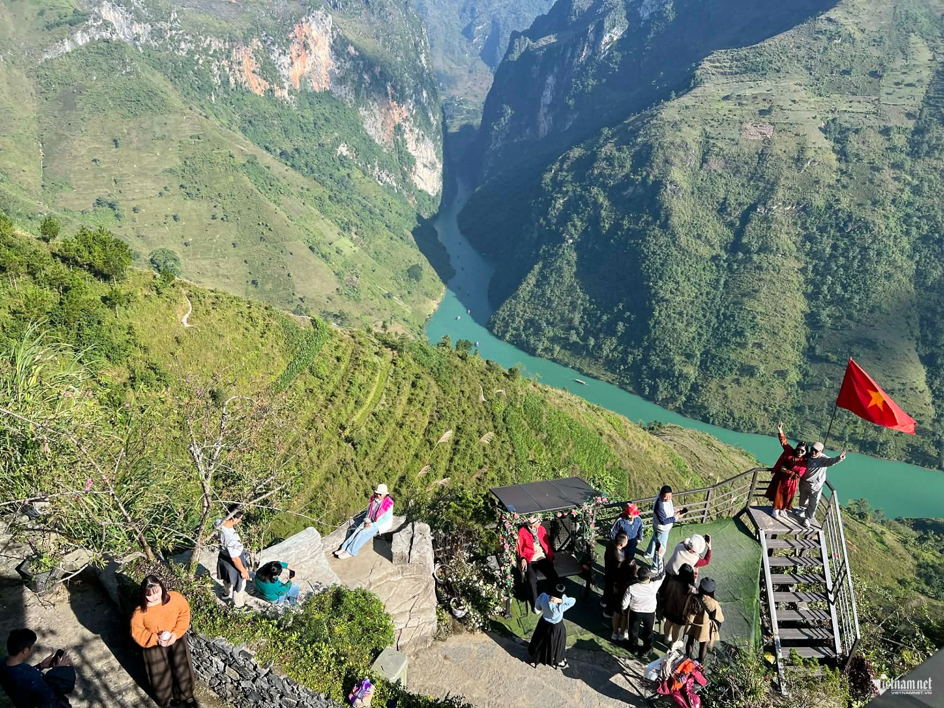 Box https://static-images.vnncdn.net/vps_images_publish/000001/000003/2025/12/25/w-anh-3-1564.jpg