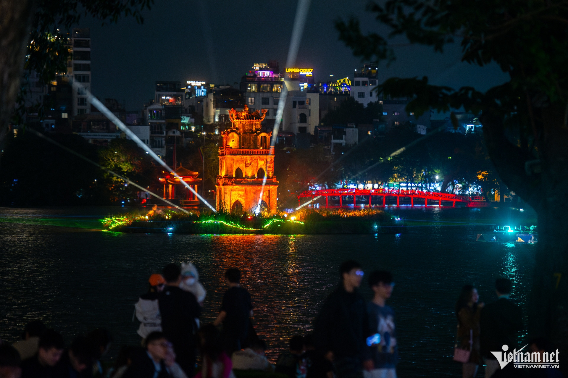 W-HồGươm_ThápRùa_trìnhdiễnánhsáng_phodibo (15 of 21).jpg