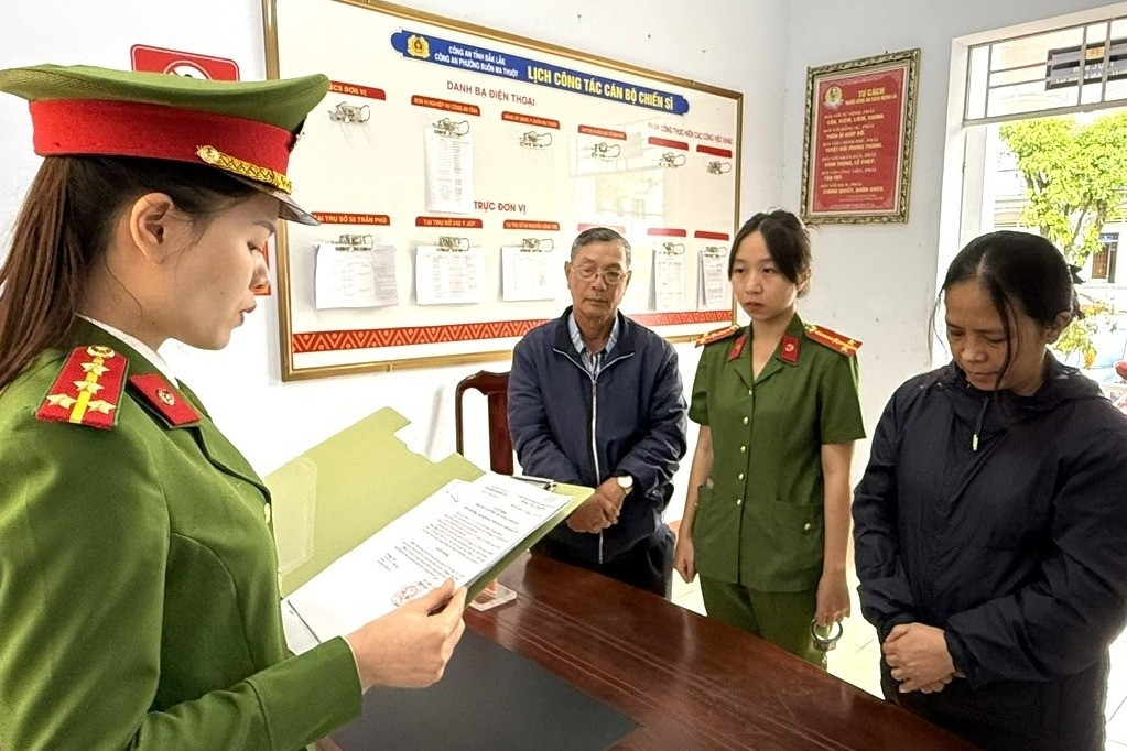 Bắt tạm giam nữ giám đốc để điều tra cáo buộc chiếm đoạt 166 tỷ đồng