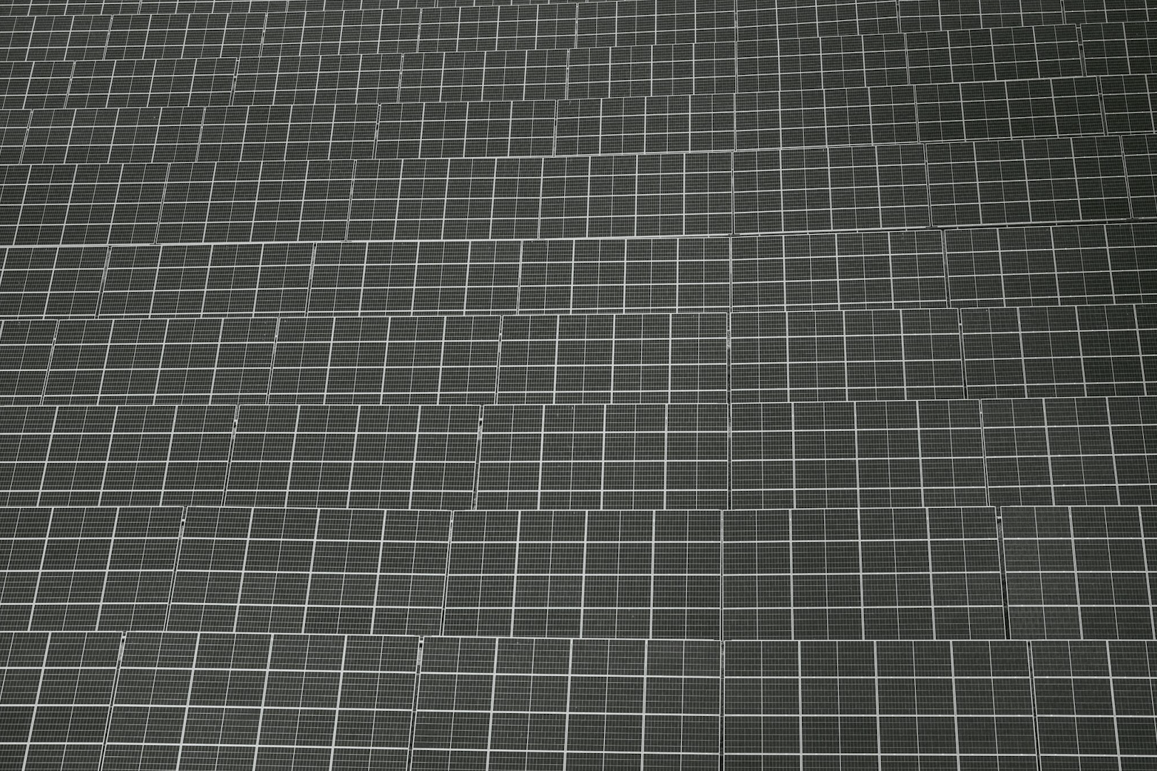  Biến hồ chứa nước thành nhà máy điện mặt trời lớn nhất Đông Nam Á 