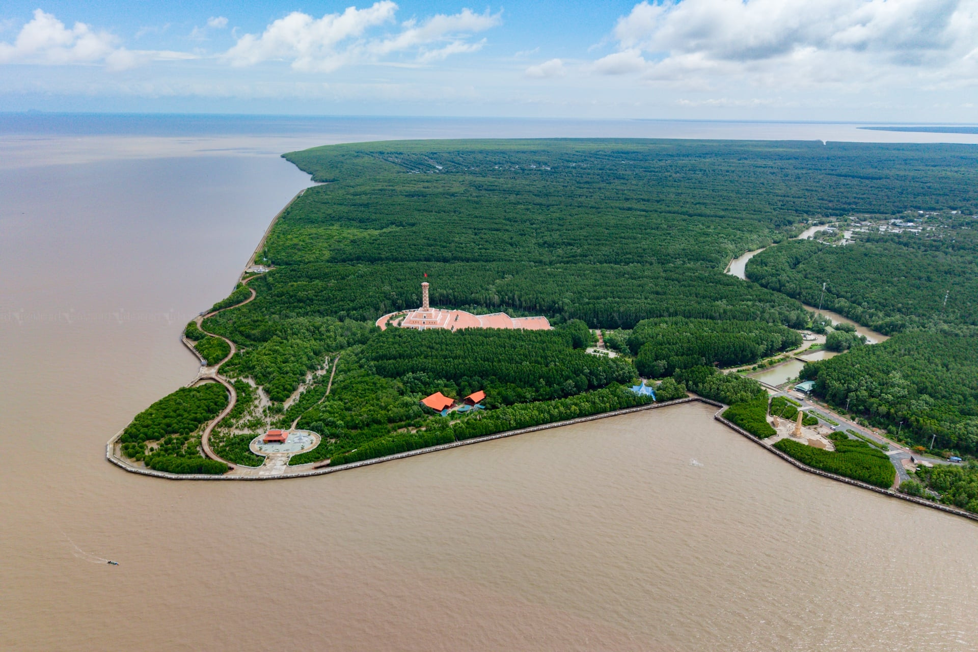 Cà Mau - điểm sáng trong bảo vệ rừng ven biển, thúc đẩy tăng trưởng xanh