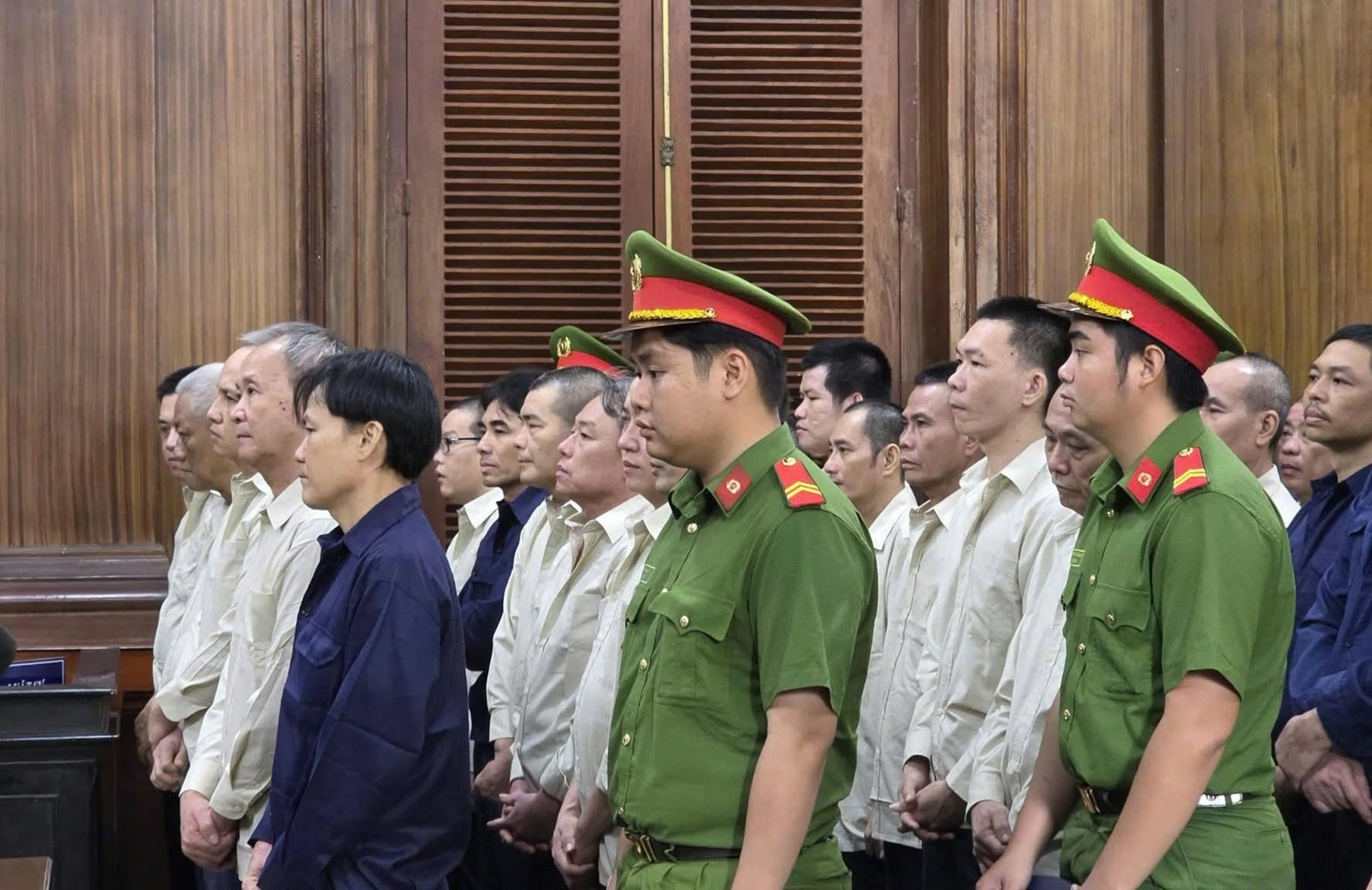 Chủ mưu vụ buôn lậu hơn 1,7 triệu lít dầu bị tuyên phạt 13 năm tù