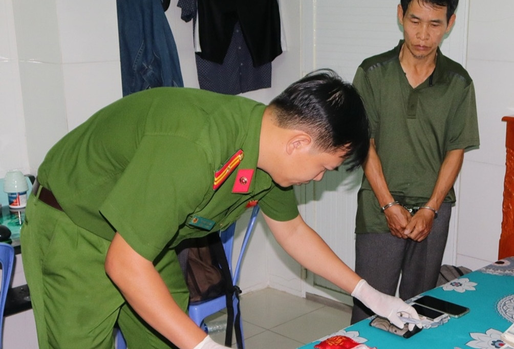 Danh tính siêu trộm cắt song sắt, 'cuỗm' sạch tiền mặt và vàng