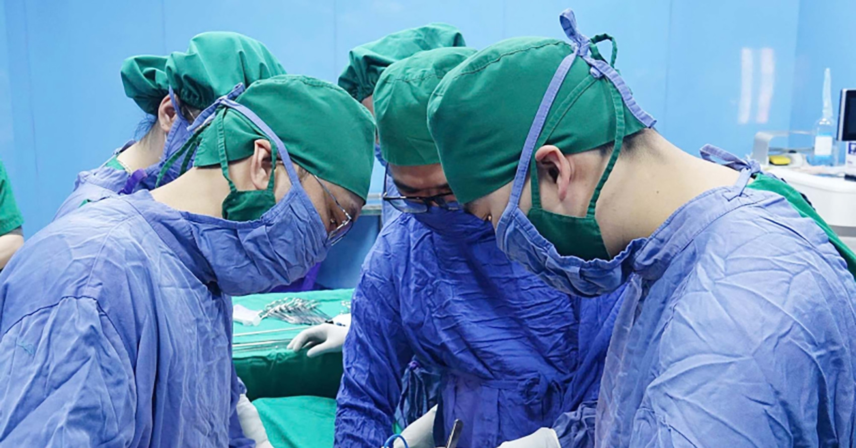 Đau bụng âm ỉ, đi khám ở bệnh viện mới biết bị xương đâm thủng ruột