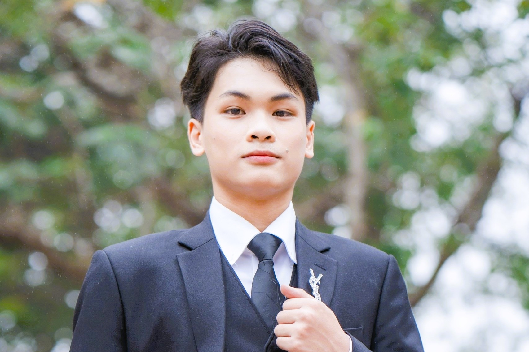 Đỗ Đại học Y Hà Nội với số điểm 29, nam sinh người Nùng nói về tuổi thơ xem bố cứu người