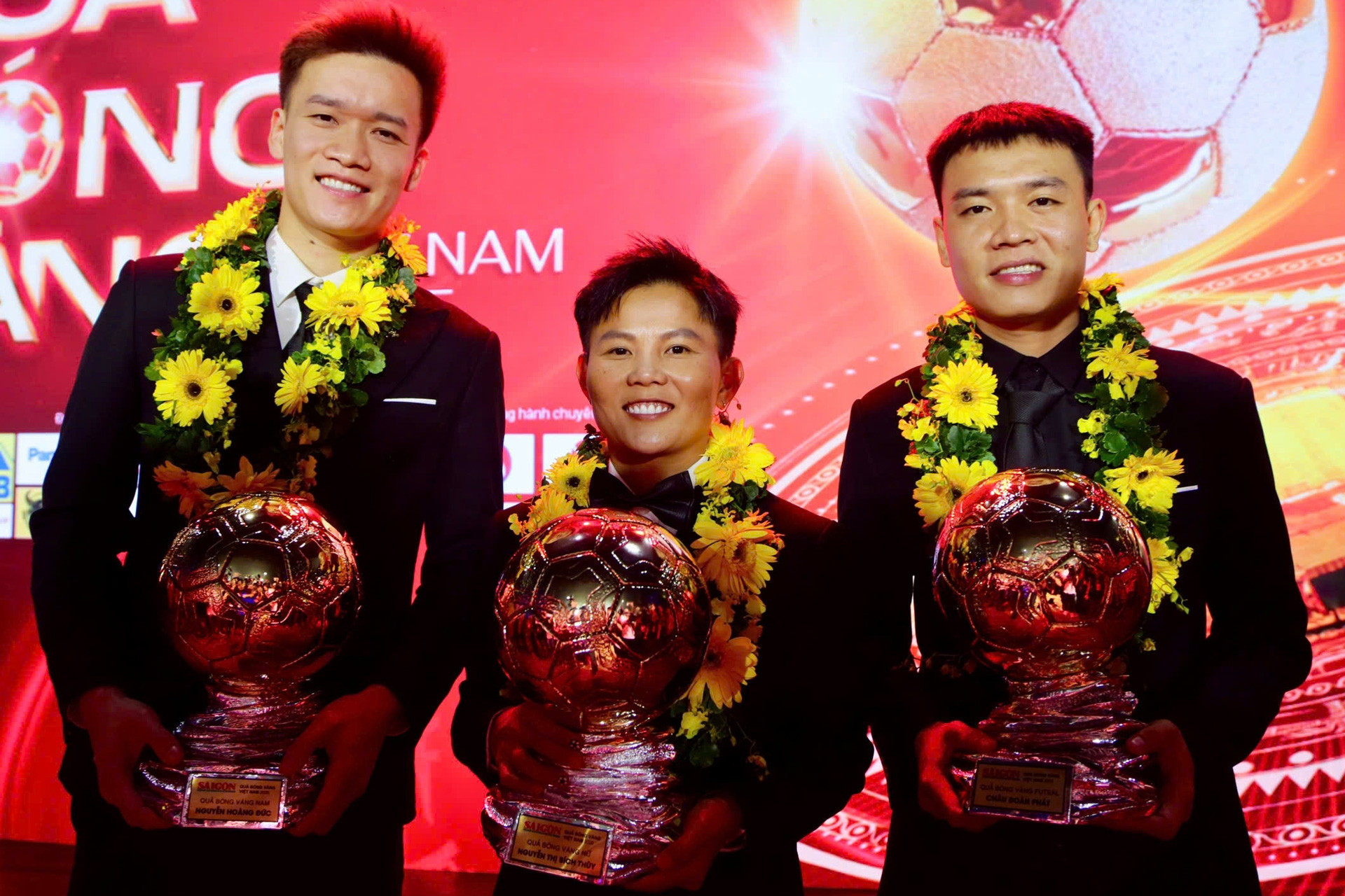 Hoàng Đức vượt Đình Bắc, lần thứ 3 giành Quả bóng vàng 