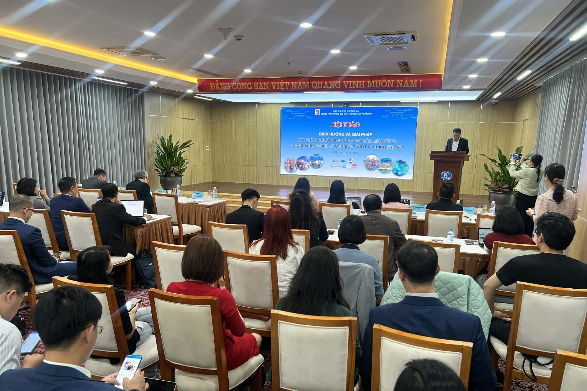 Lồng ghép truyền thông thương hiệu quốc gia với xúc tiến thương mại ở nước ngoài