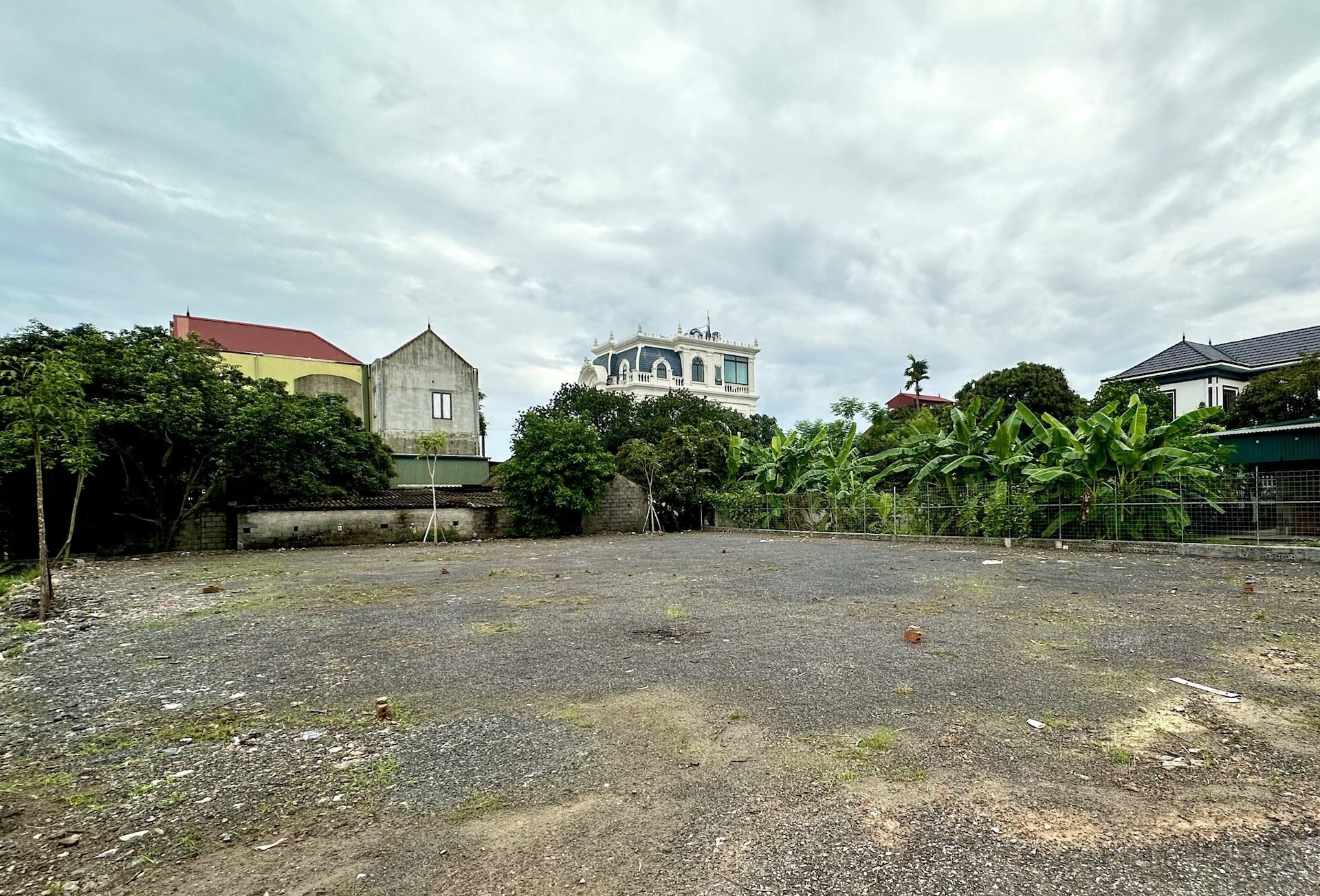 Mắc kẹt sổ đỏ: Không có nhà thì không cấp sổ, không có sổ thì không được xây nhà