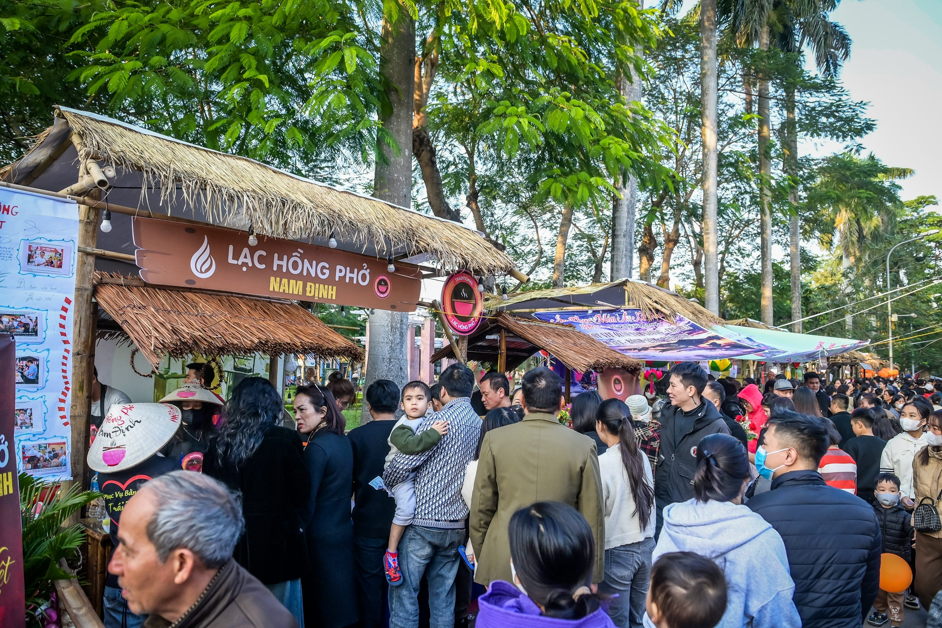  Nghìn người chen chân thưởng thức món ăn tại Lễ hội Bún, Phở ở Ninh Bình 