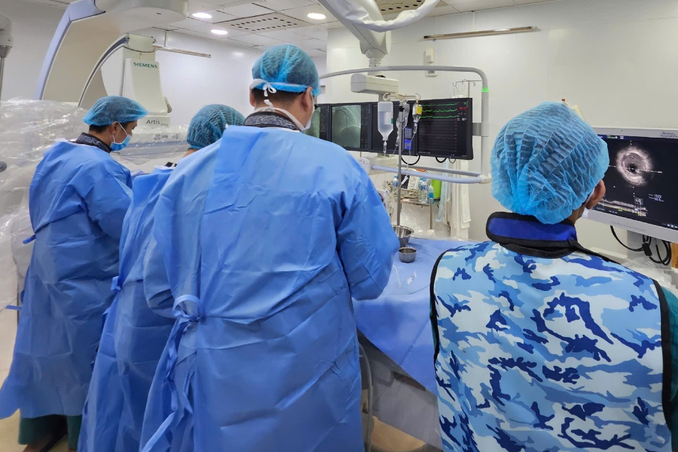 Người chồng ngã quỵ, hôn mê sau câu nói 'người anh khác lắm'