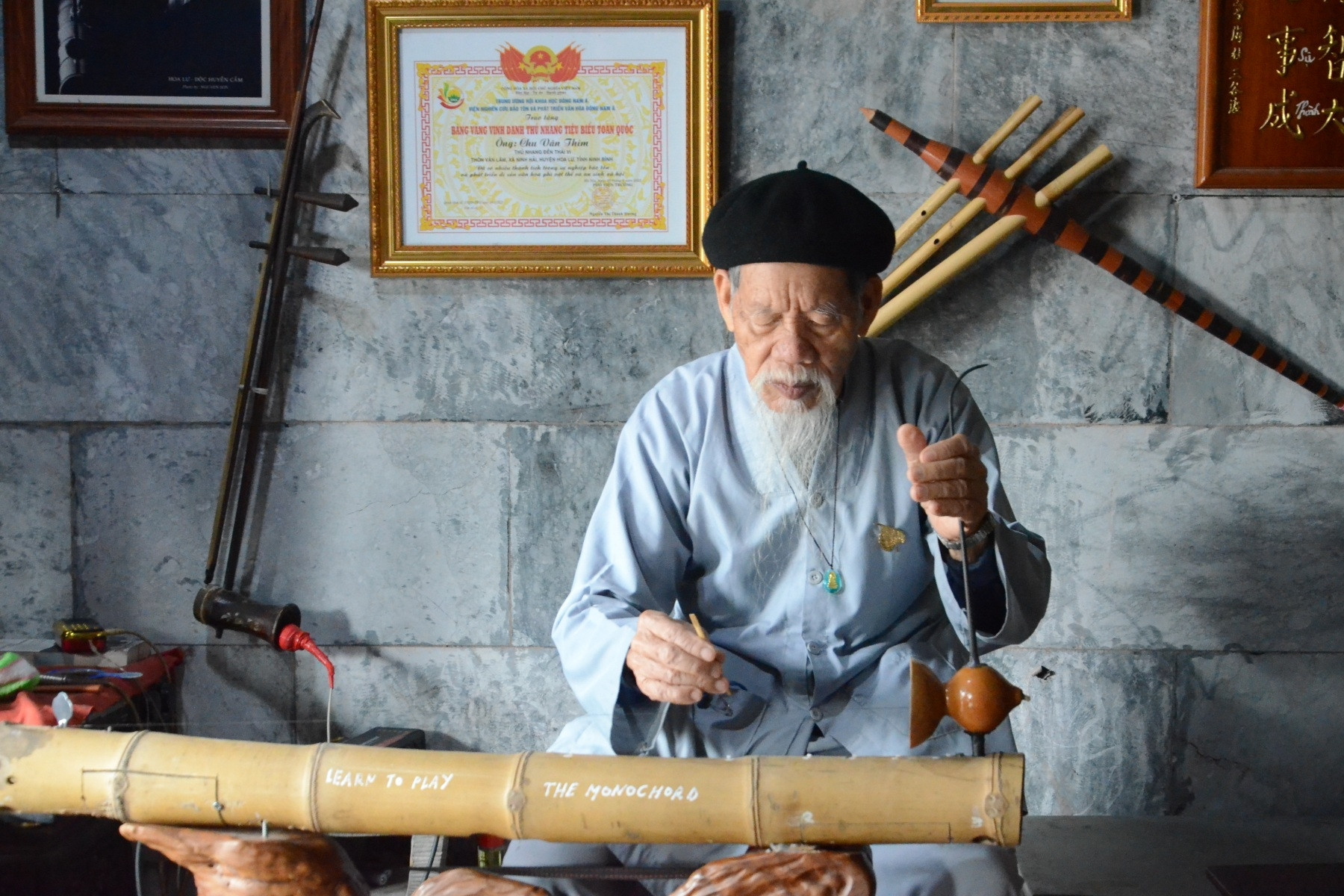 Người thủ từ 86 tuổi, đóng phim 'Con thuyền số phận' khiến khách Tây mê đắm là ai?