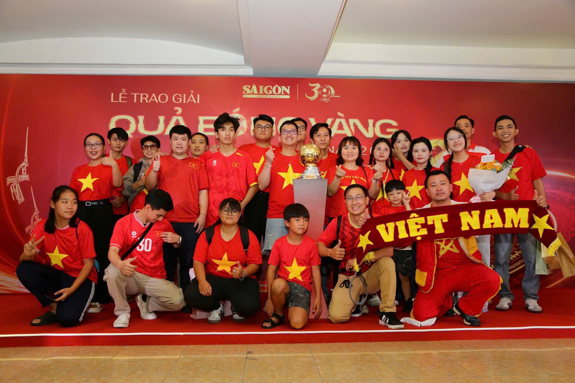 Qua bong vang Viet Nam 1.jpg