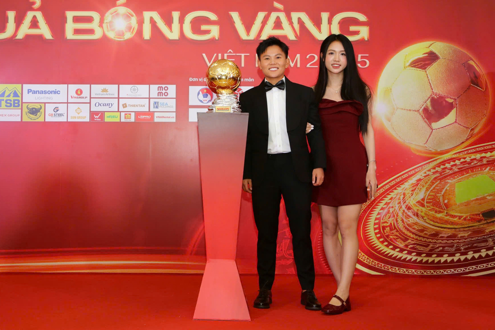 Qua bong vang Viet Nam 6.jpg