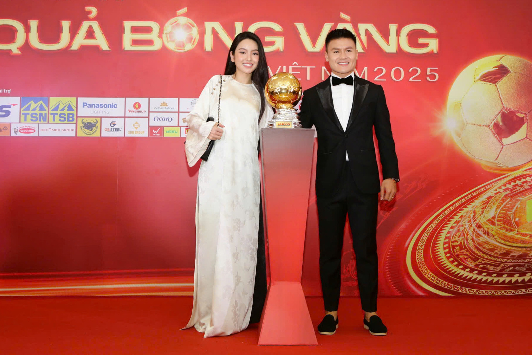 Qua bong vang Viet Nam 8.jpg