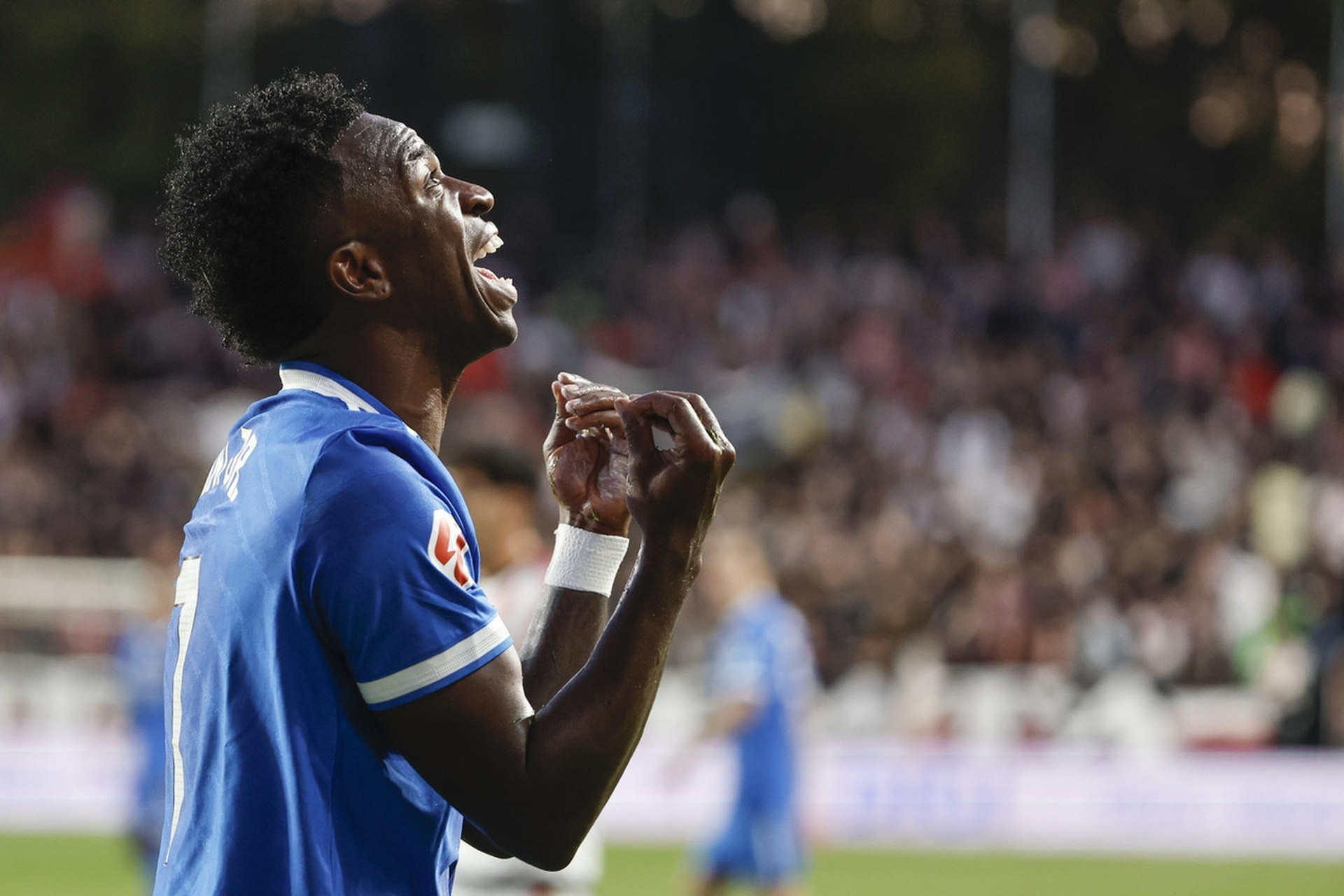 Real Madrid và đứa trẻ hư Vinicius