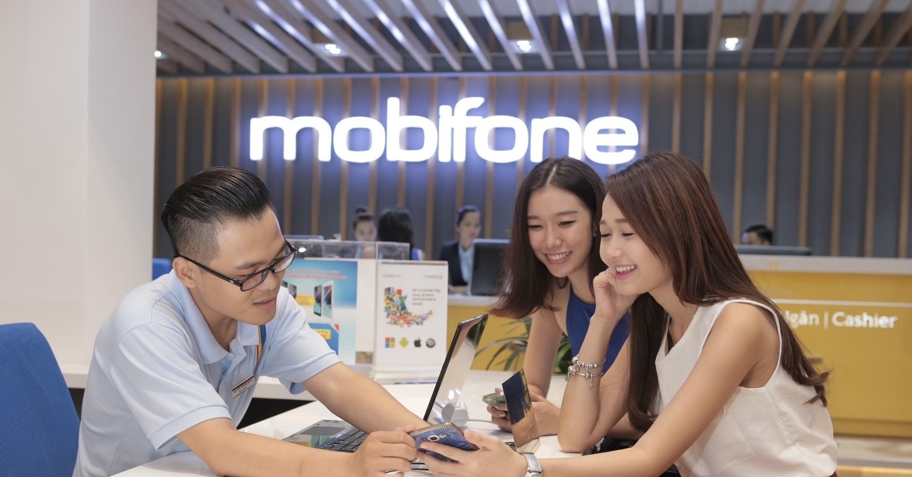 S-MAX MobiFone - giải pháp dung lượng lớn, gia tăng kết nối cho người dùng số