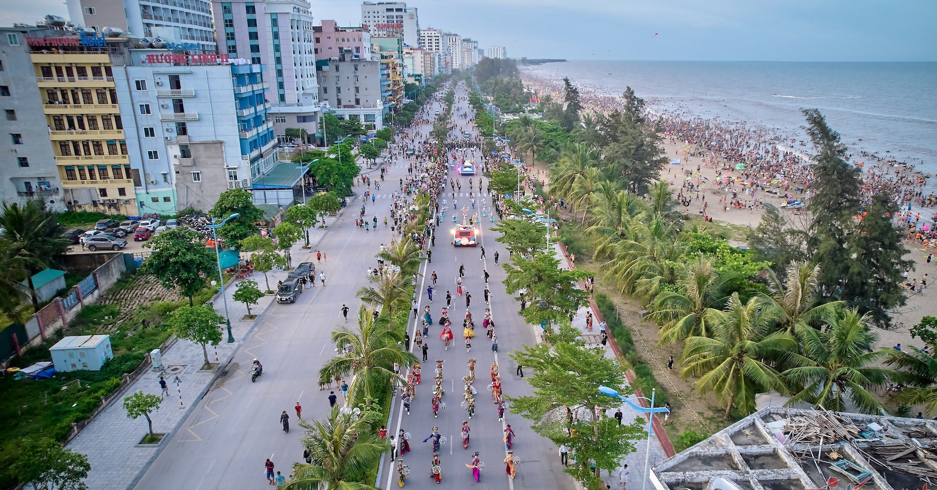 Sầm Sơn dành nhiều điểm tắm tráng và trông giữ xe miễn phí cho du khách