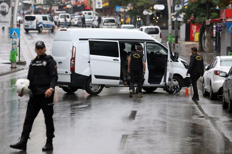 Thổ Nhĩ Kỳ phá âm mưu khủng bố, bắt giữ hơn 100 nghi phạm IS