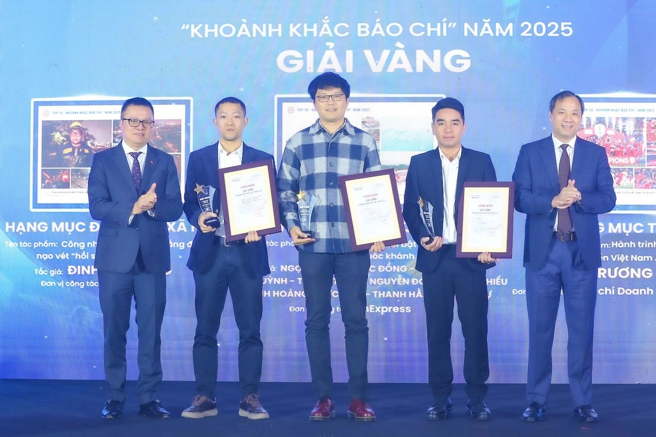 Tôn vinh các tác giả xuất sắc, đi cùng đất nước và đồng hành với nhân dân