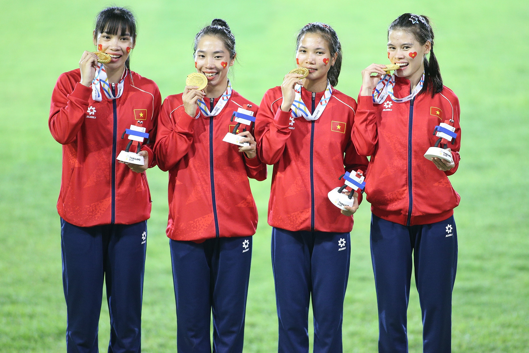 Tuyển điền kinh Việt Nam nhận thưởng 1 tỉ đồng sau SEA Games