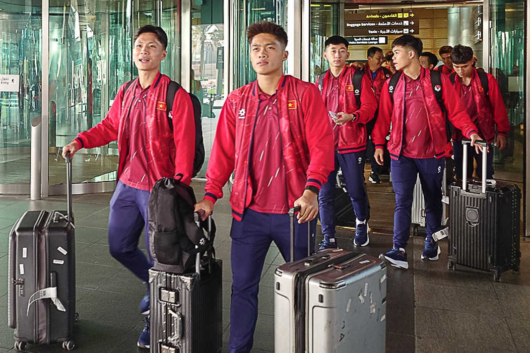 U23 Việt Nam đổ bộ Qatar, báo 'tin dữ' về lực lượng