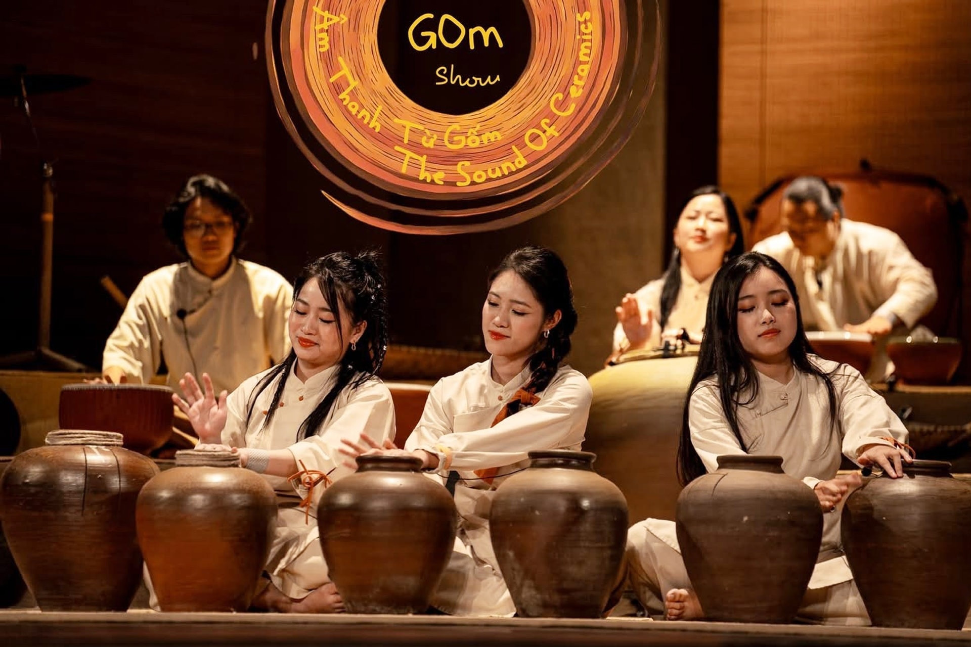  Văn hóa trở thành nền tảng tinh thần, động lực phát triển bền vững đất nước 