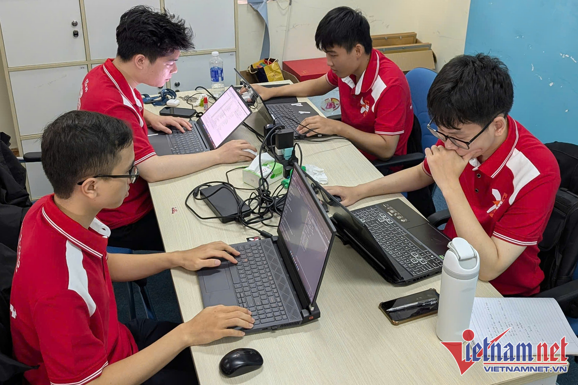 W-dao tao an ninh mang Hoc vien Ky thuat mat ma.jpg