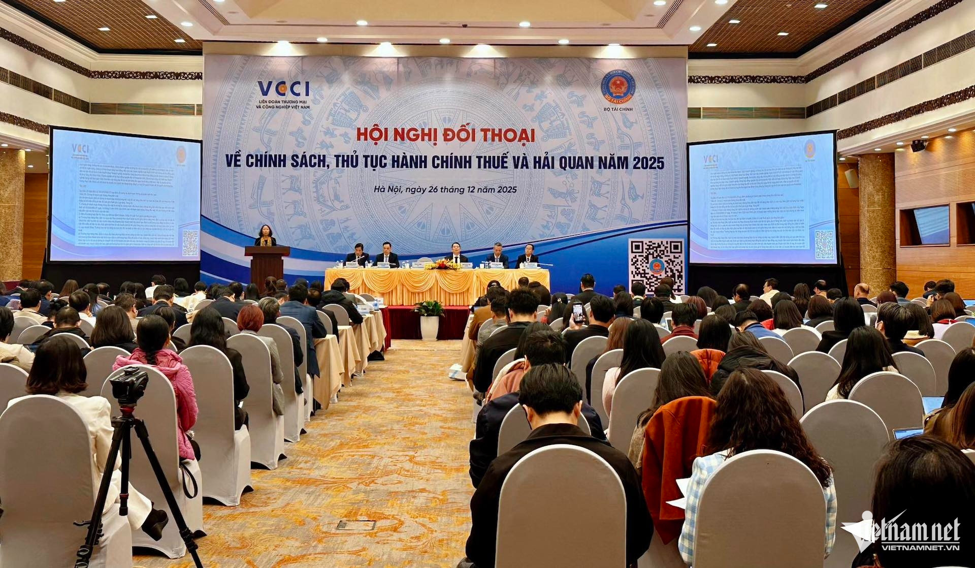 W-doi thoai thu vietnamnet.jpg