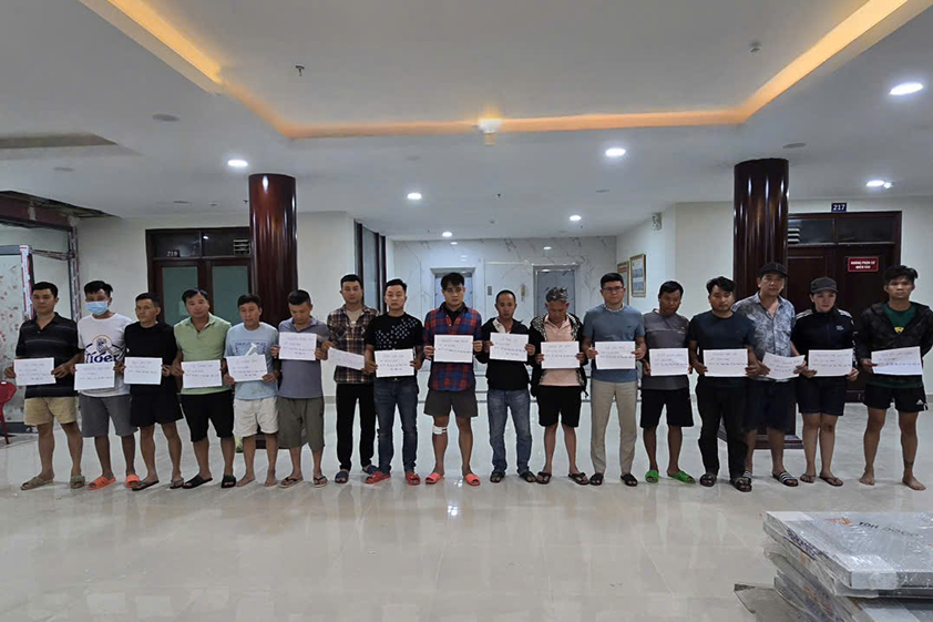  150 cảnh sát vây bắt băng nhóm buôn bán vũ khí và đánh bạc quy mô lớn 