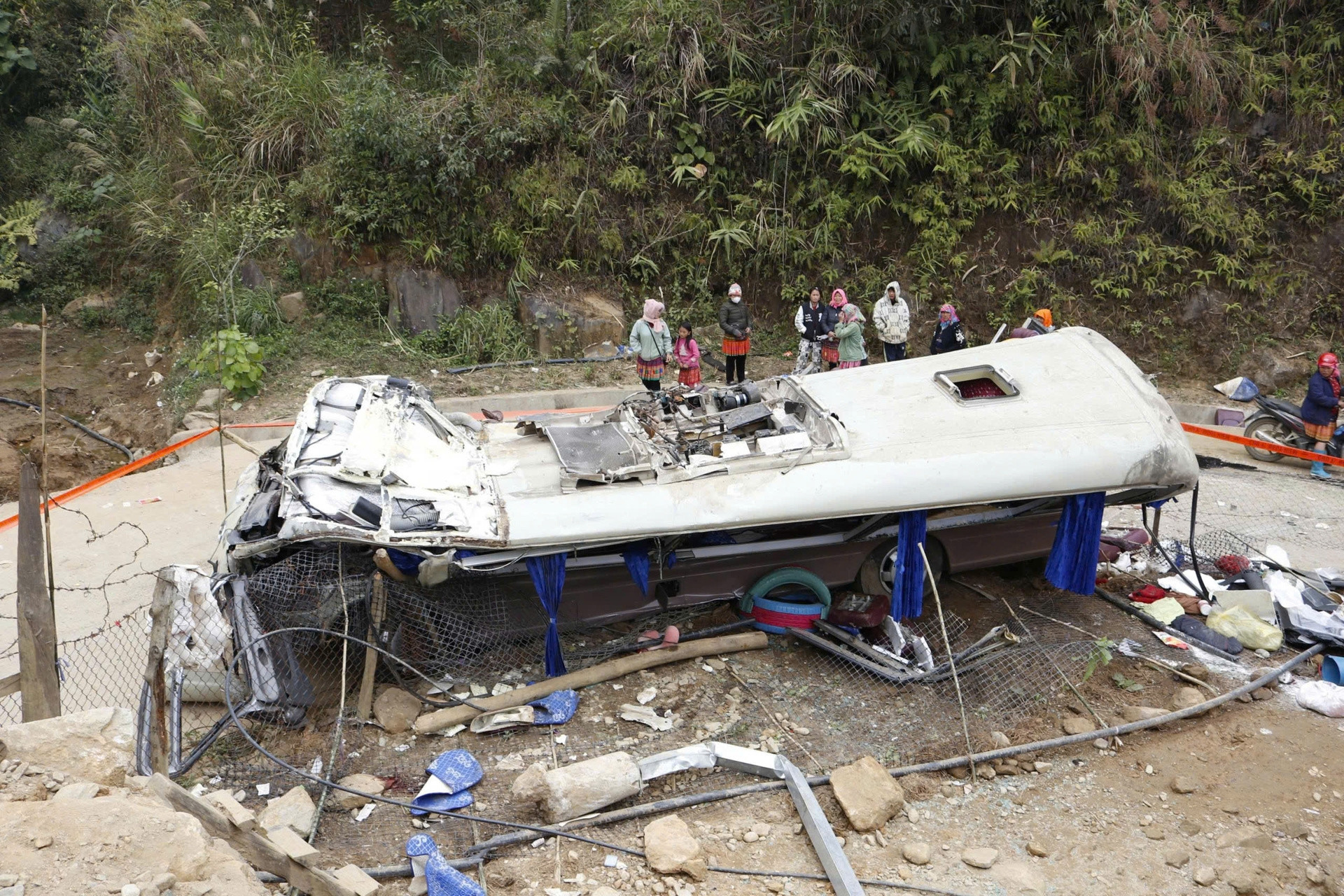  Công an Lào Cai: Xe khách mất phanh ở dốc 18% khiến 9 người chết 