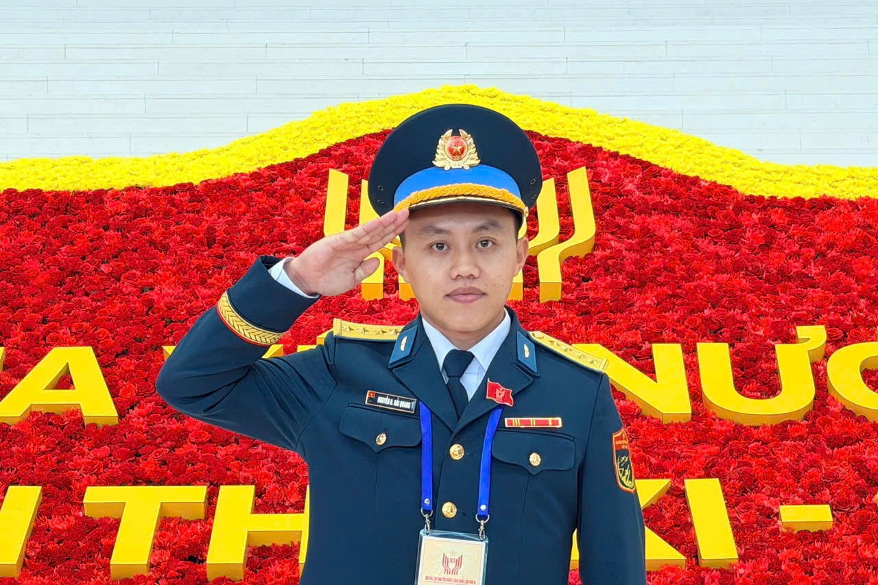 Đại úy phi công tuổi 30 với gần 700 giờ bay