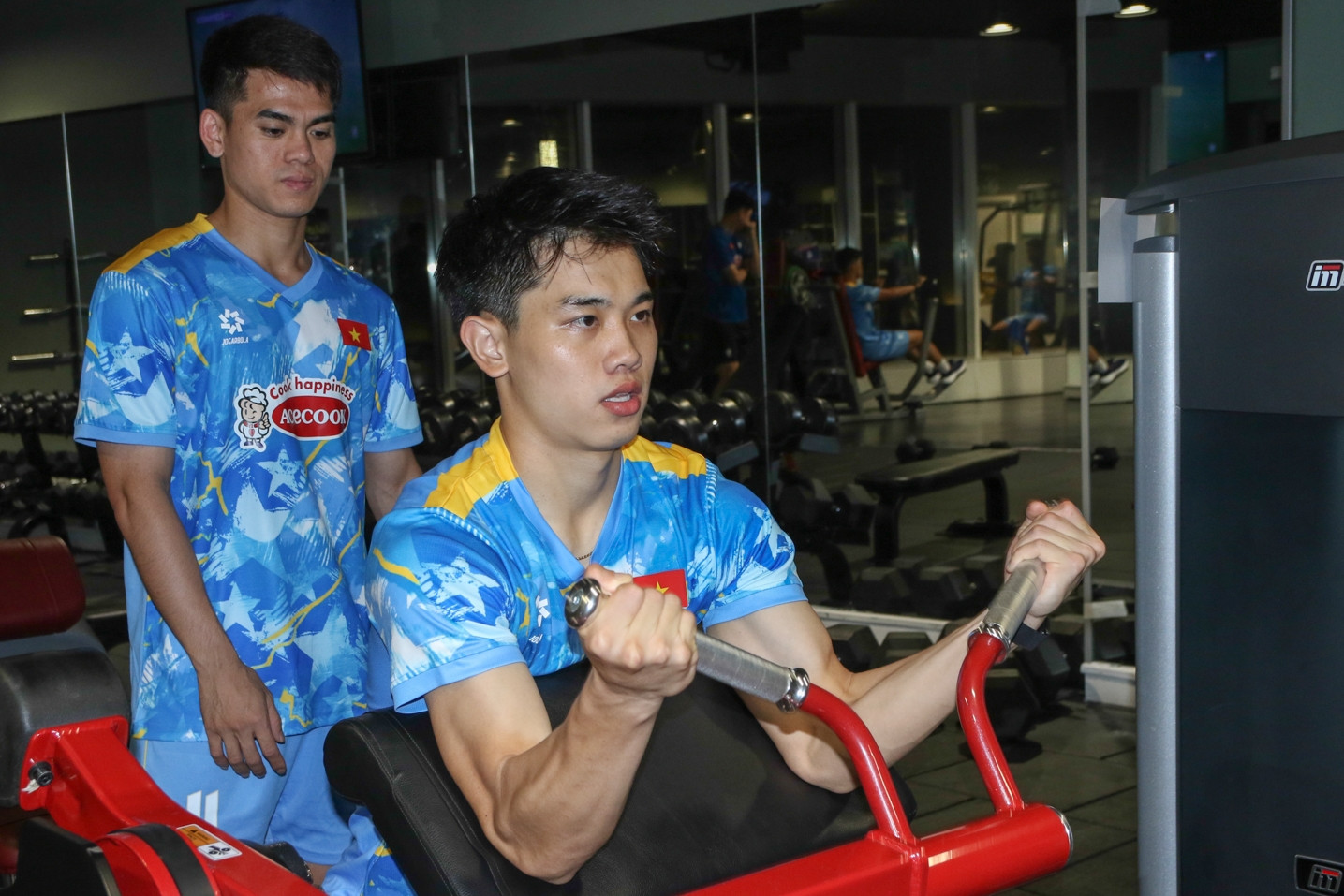  Đình Bắc chăm chỉ tập tạ, đạp xe trước giải U23 châu Á 