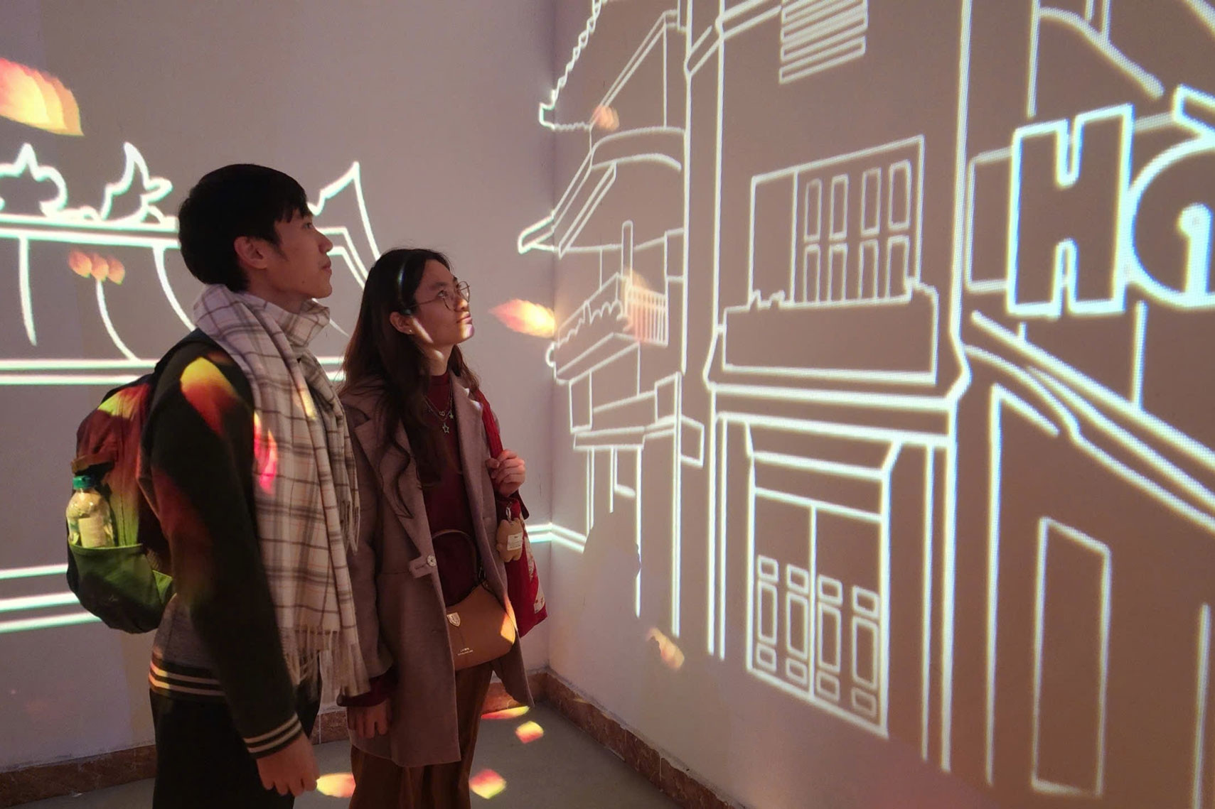 Không gian triển lãm số 'Hà Nội rạng rỡ - ánh sáng và di sản'