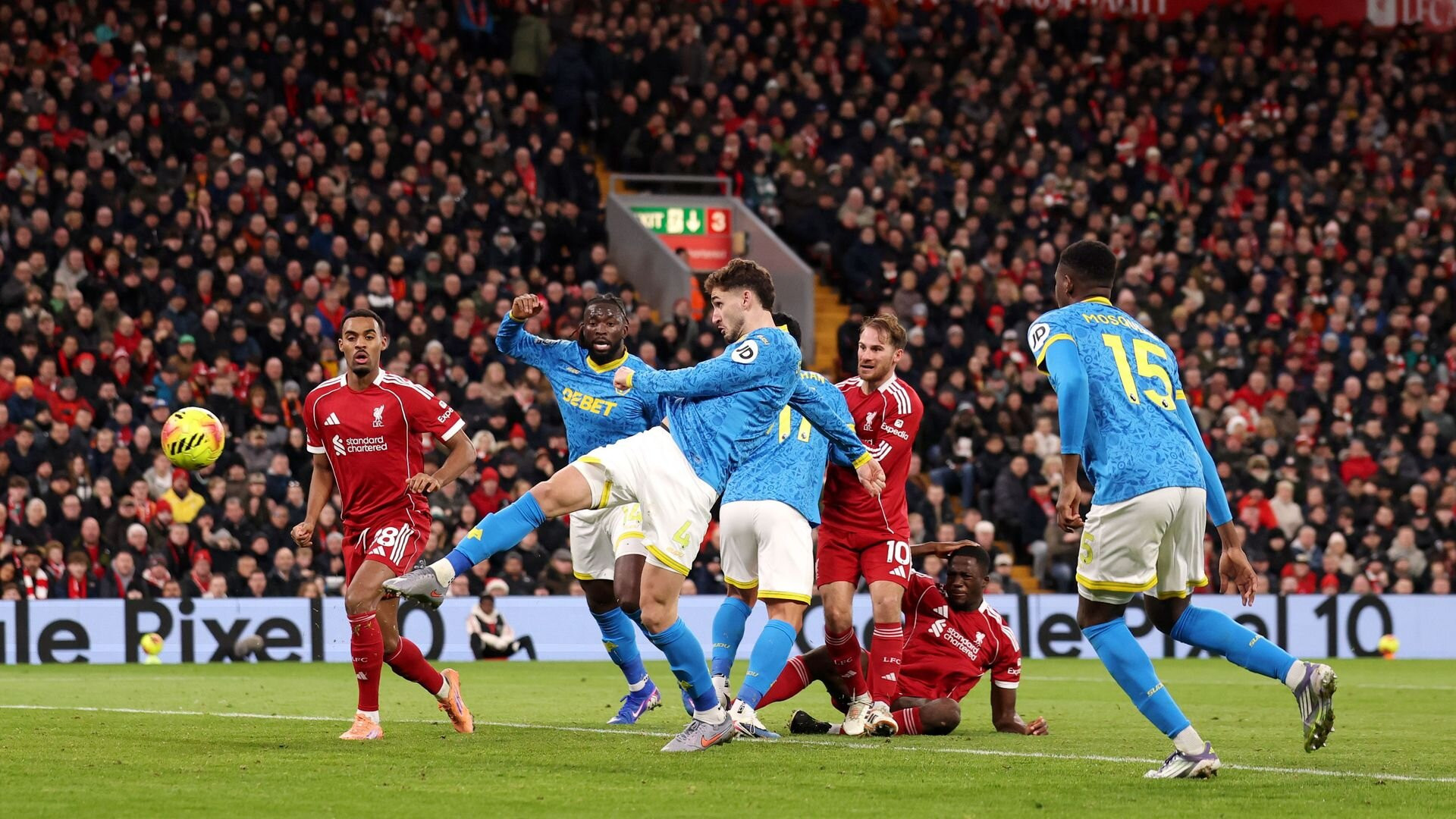 resources_premierleague_pulselive_com 2253708847 (2).jpg