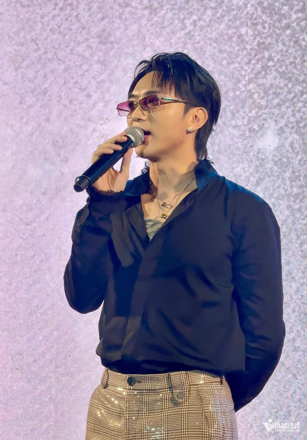 W-001 Soobin hoang son.jpg