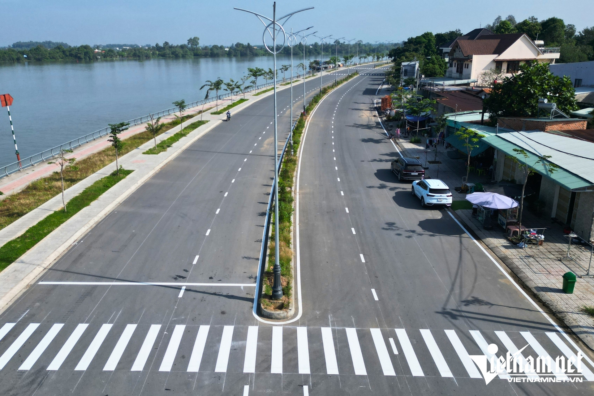 W-duong ven song12.jpg