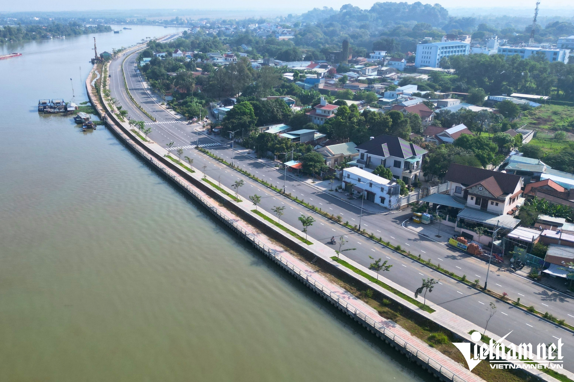 W-duong ven song3.jpg