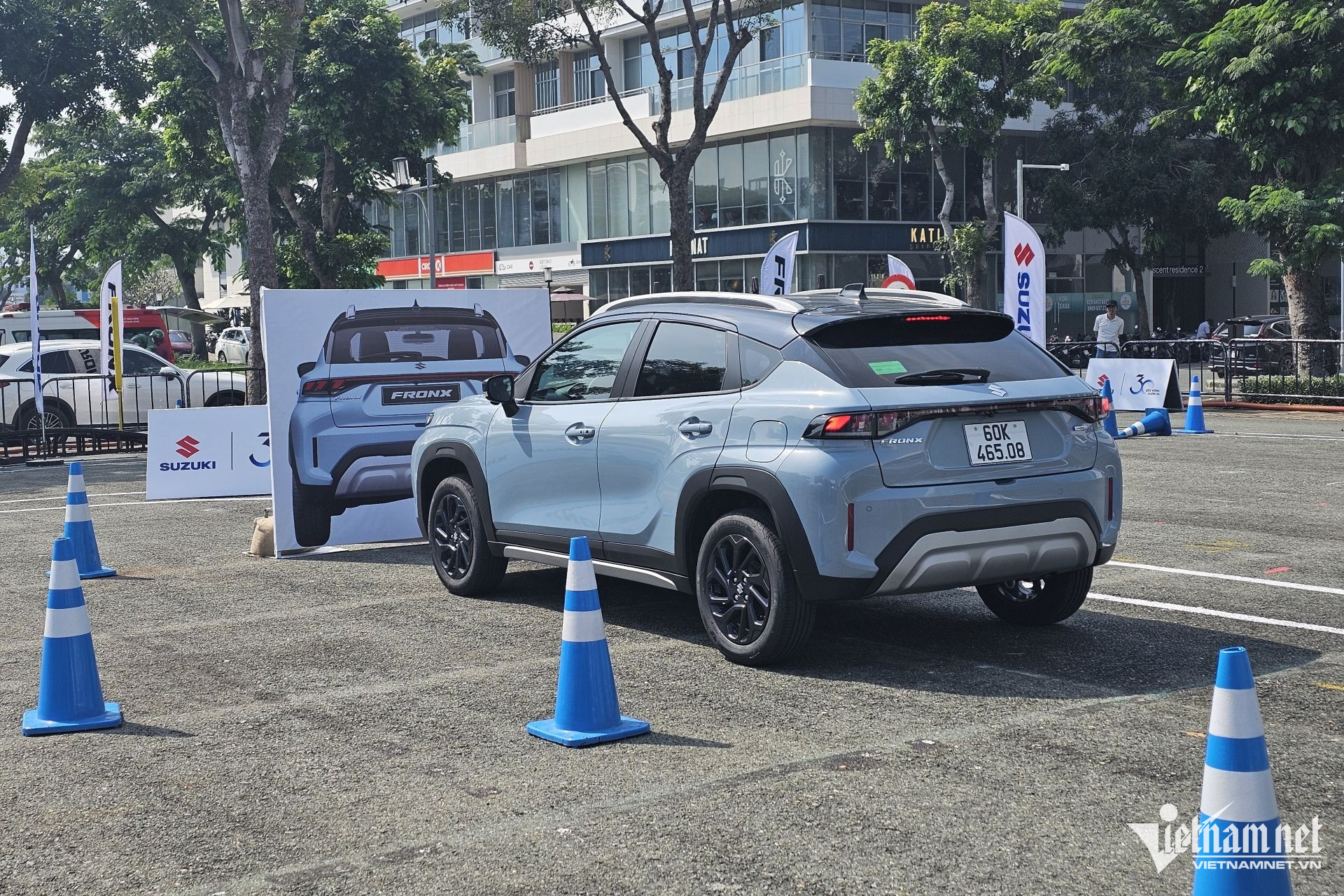 W-Suzuki Fronx 1.jpg