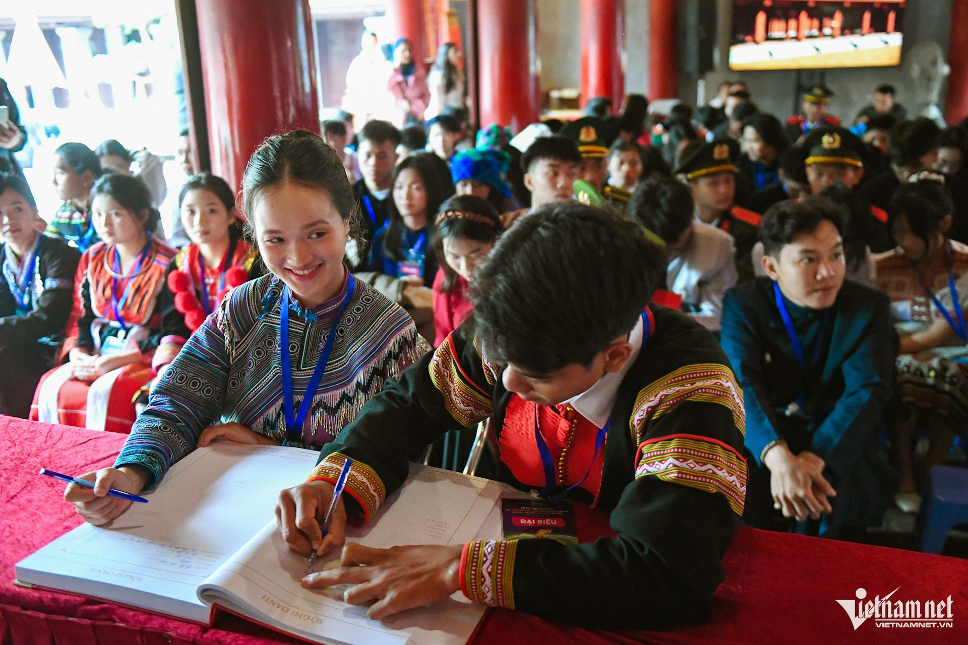 w van mieu 24jpg 1247.jpg