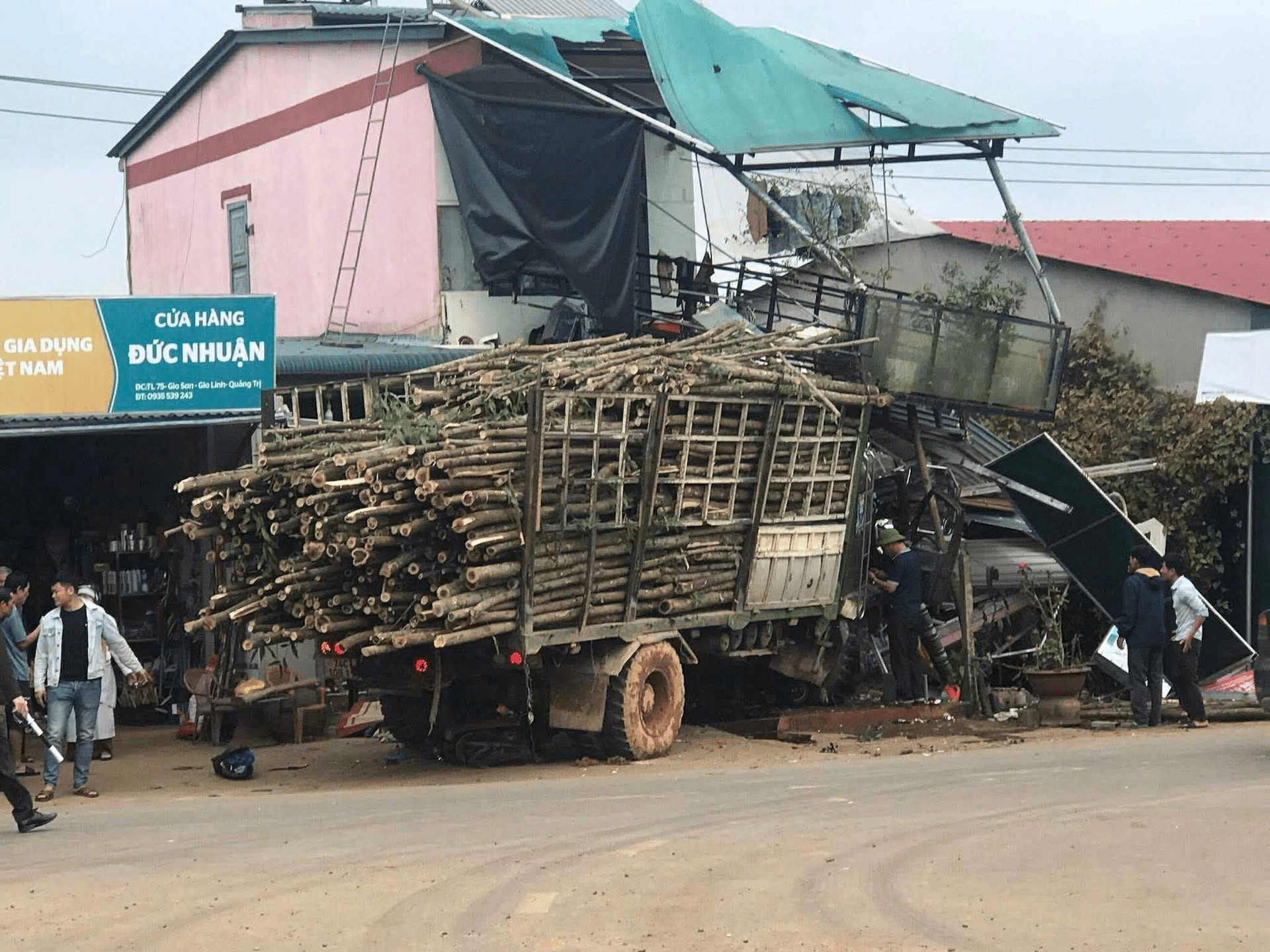 4033cfe9 17ea 4195 852c 217e40a05680.jpg