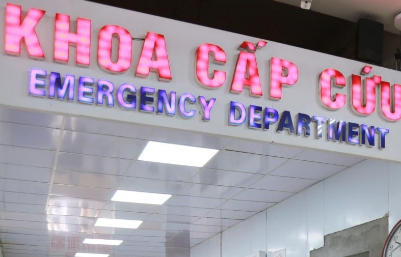 Bé trai 6 tuổi gặp nạn khi đi xe đạp điện với bạn