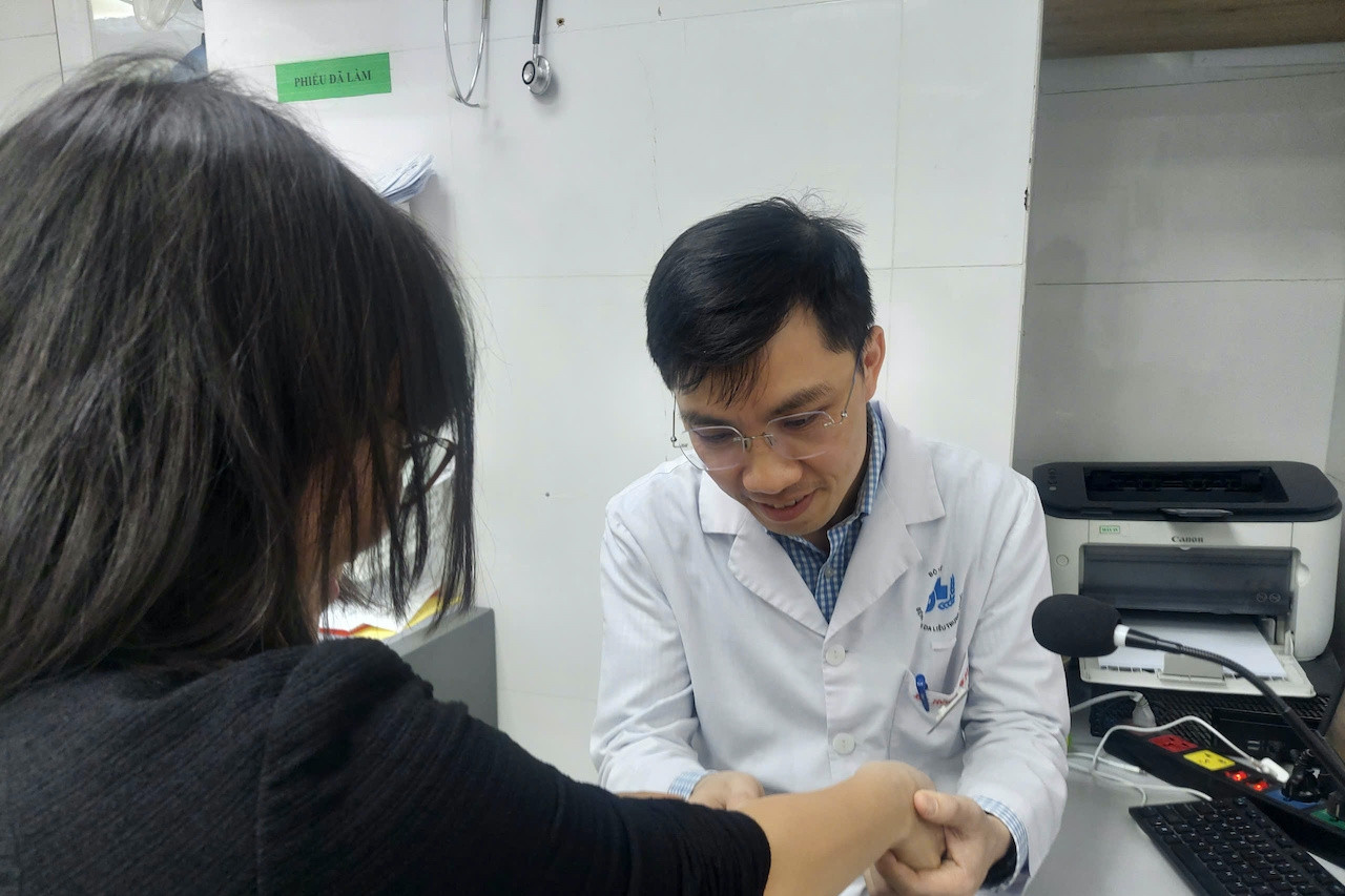 Bỏ qua đốm nhỏ ở mắt, người phụ nữ mất luôn tuyến lệ