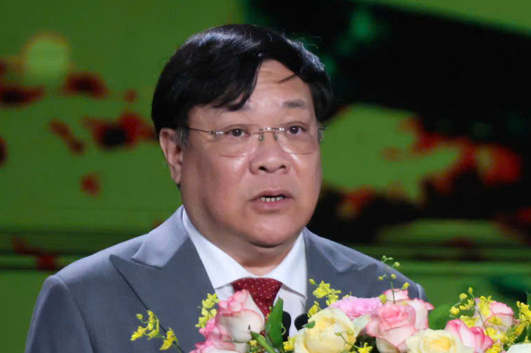 Chủ tịch Đồng Tháp.jpg