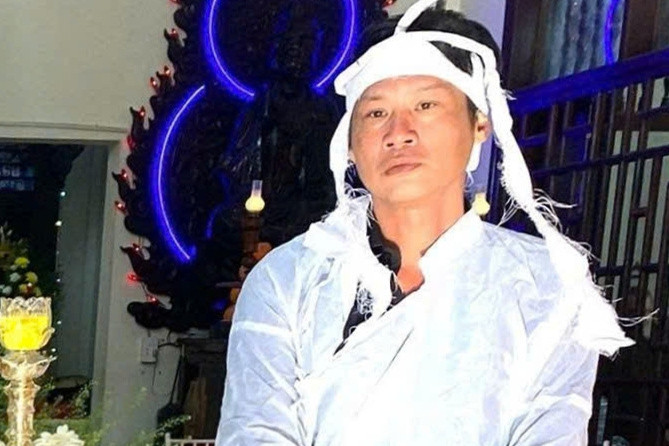 Con trai Thương Tín nghẹn ngào trong lễ cầu siêu: Cha tôi sống đời đầy biến động